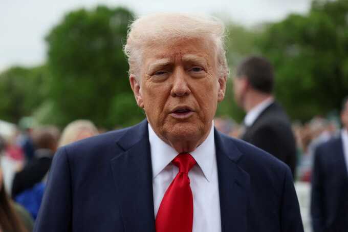 Рейтинг одобрения Трампа снизился до рекордных 42%