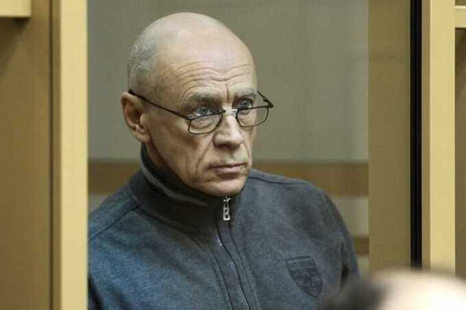 Чиновник содействовал обходу проверок и в награду получил квартиру