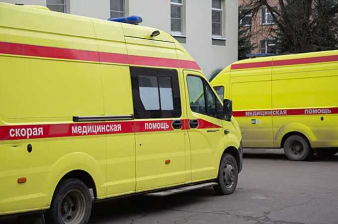 Порнографического актёра из Петербурга срочно доставили в больницу после неудачного укола