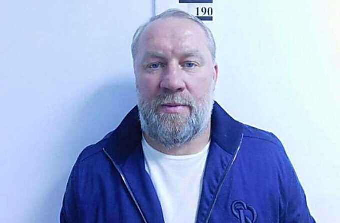 Сергея "Умку" Олейника доставляют в суд для определения меры пресечения после скандала с участием офицеров СБУ