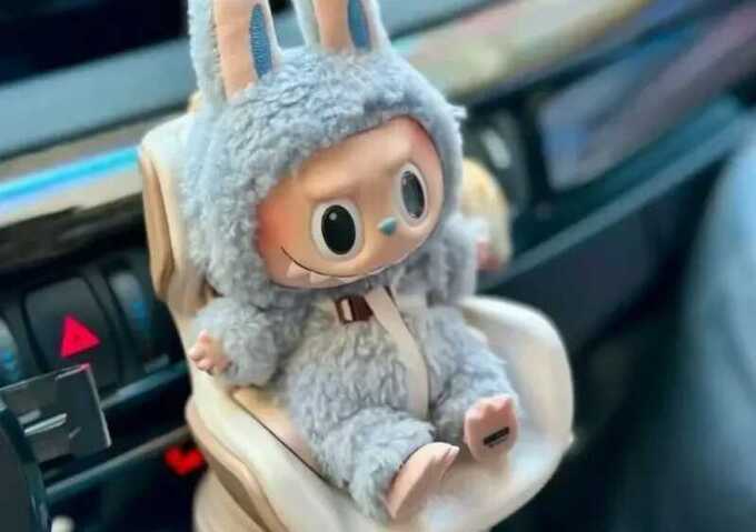 Игрушки Labubu стали новым мировым феноменом: их быстро раскупают, коллекционируют и воспринимают как инвестицию
