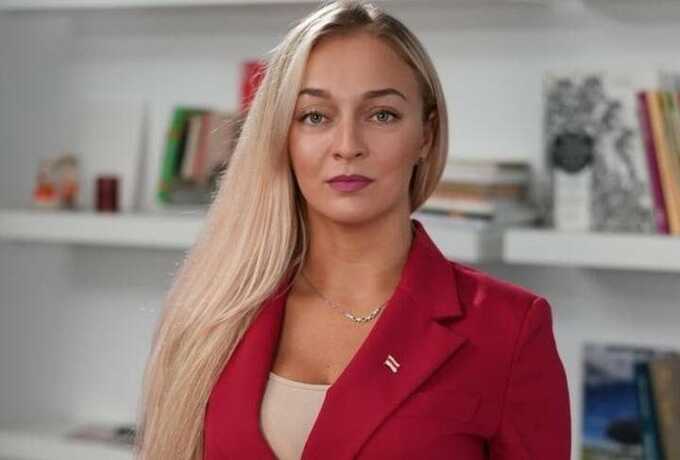 Спикер белорусской оппозиции вывела грант в размере 107 000 долларов и уехала за границу